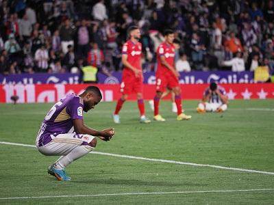 1685929883835081408.jpg eseRblts.jpg